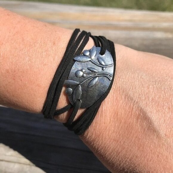 Tie Wrap Floral Silver Bracelet Cuff Yoga Boho Biker Vegan Faux Leather Cute - Picture 10 of 11